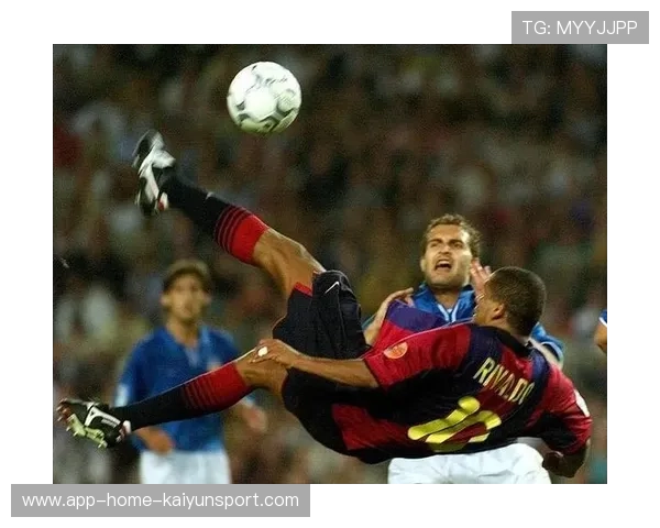 前锋倒钩惊艳全场被评为本月最佳